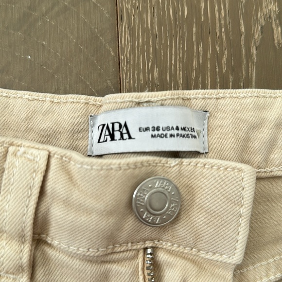 Zara Beige flare jeans - Picture 3 of 4